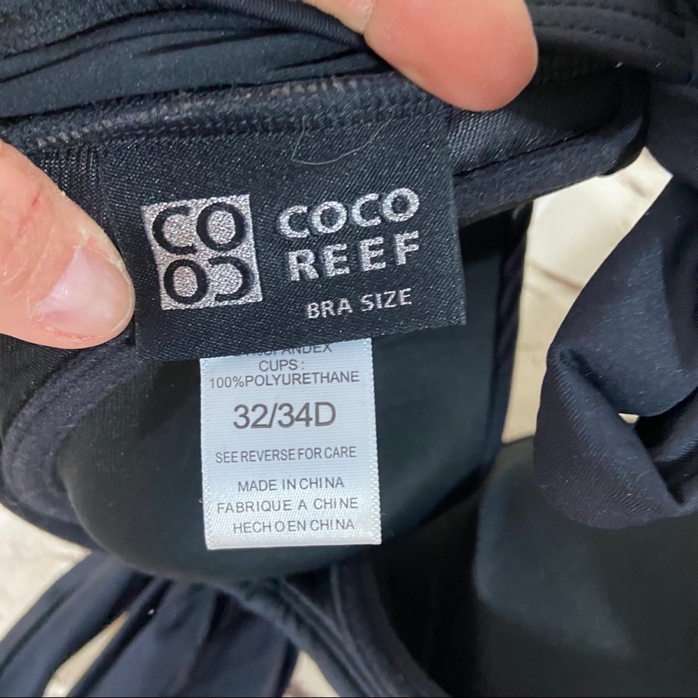 Black swim top Coco reef bra size 32/34 D - Picture 3 of 10